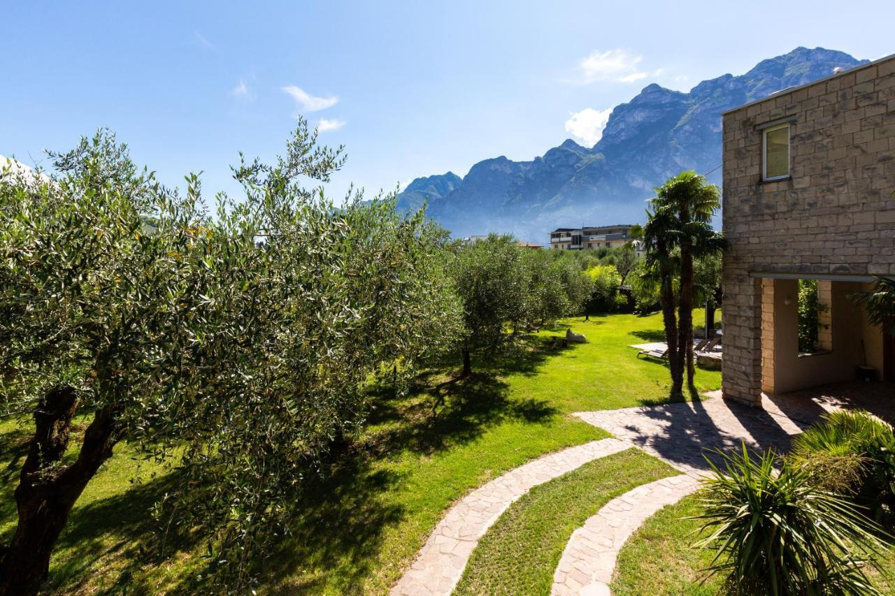Lake House La Gemma Riva del Garda Bagian luar foto