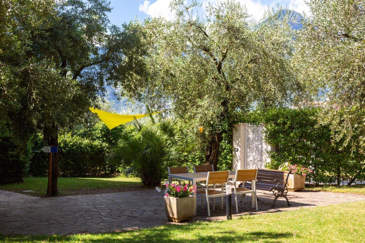 Lake House La Gemma Riva del Garda Bagian luar foto