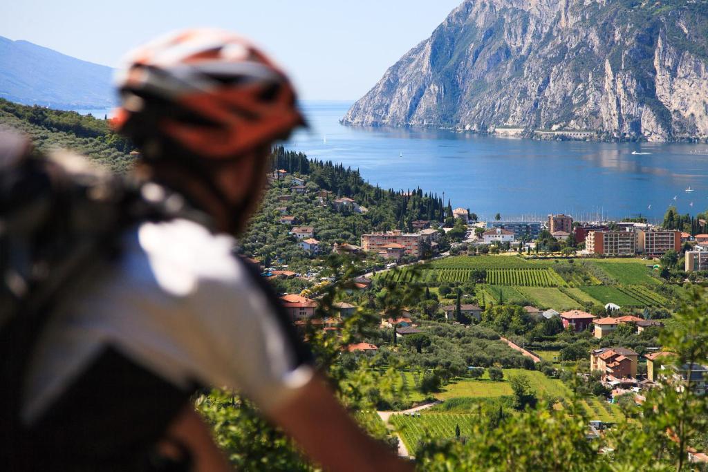 Lake House La Gemma Riva del Garda Bagian luar foto